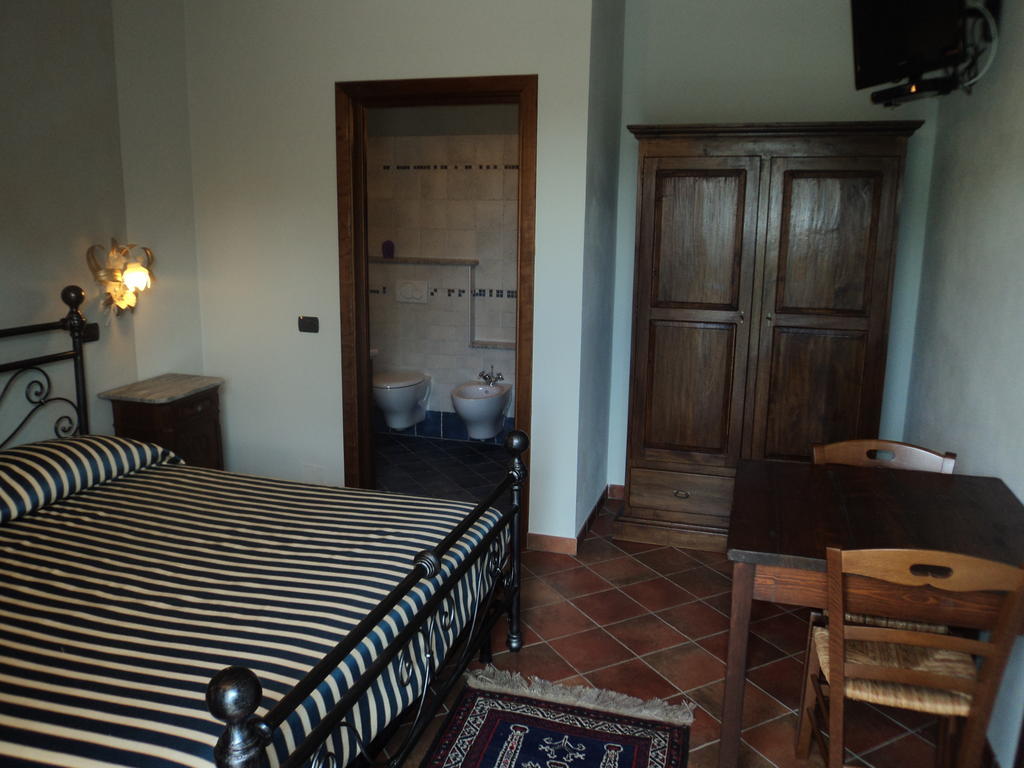 Agriturismo Cascina L'Arche Santo Stefano Belbo Cameră foto