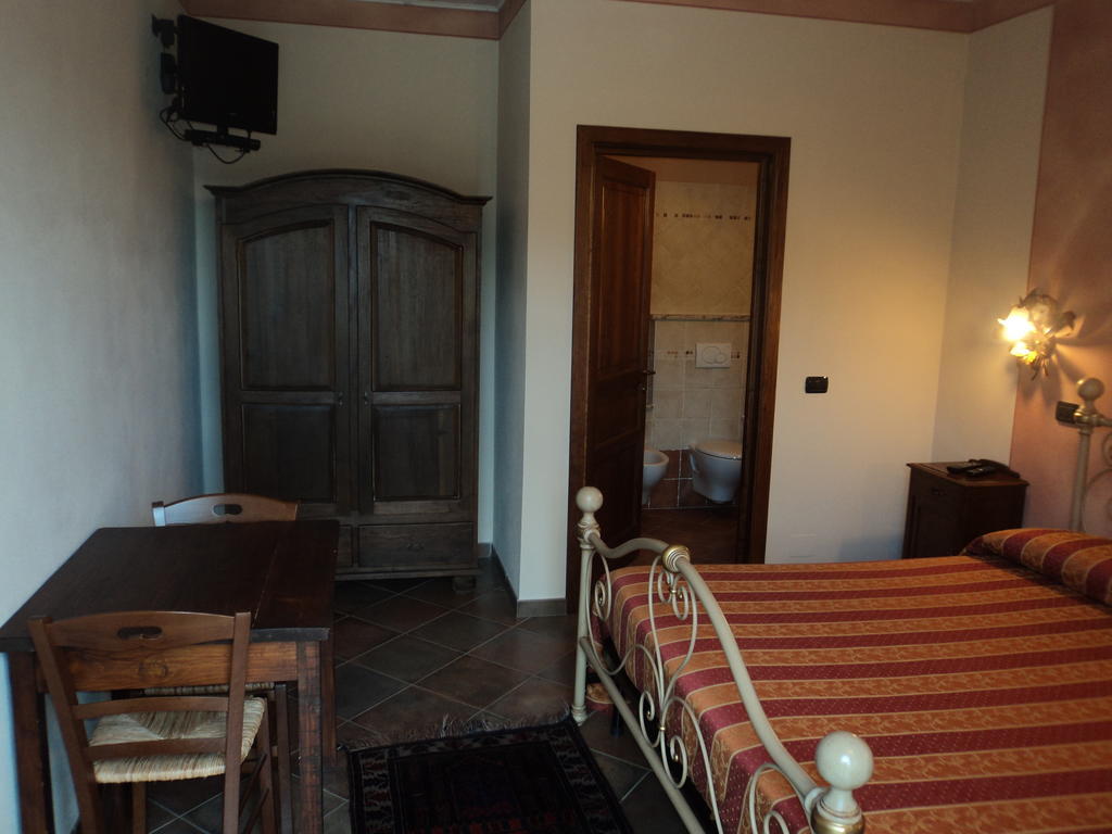 Agriturismo Cascina L'Arche Santo Stefano Belbo Cameră foto